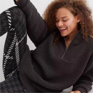 Aerie Dream Sherpa Quarter Zip Sweatshirt in black fleece XS